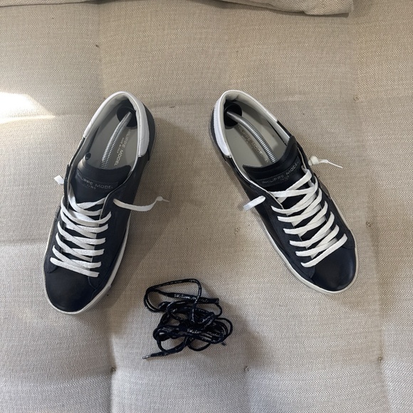 Phillips Model blacker sneakers with extra laces. EU45 - Picture 3 of 5
